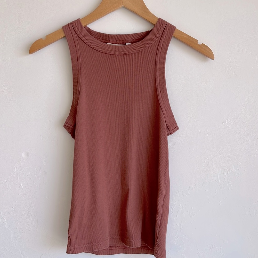 Banana Republic maroon ribbed tank